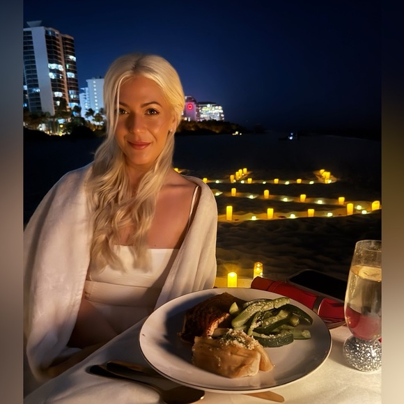 Meet your Posher, Christina - Picture 3 of 3